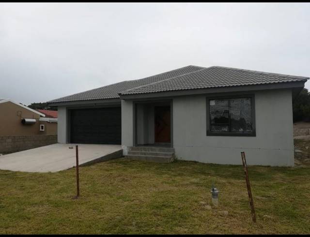 3 BEDROOM HOUSE FOR SALE IN PARADISE BEACH